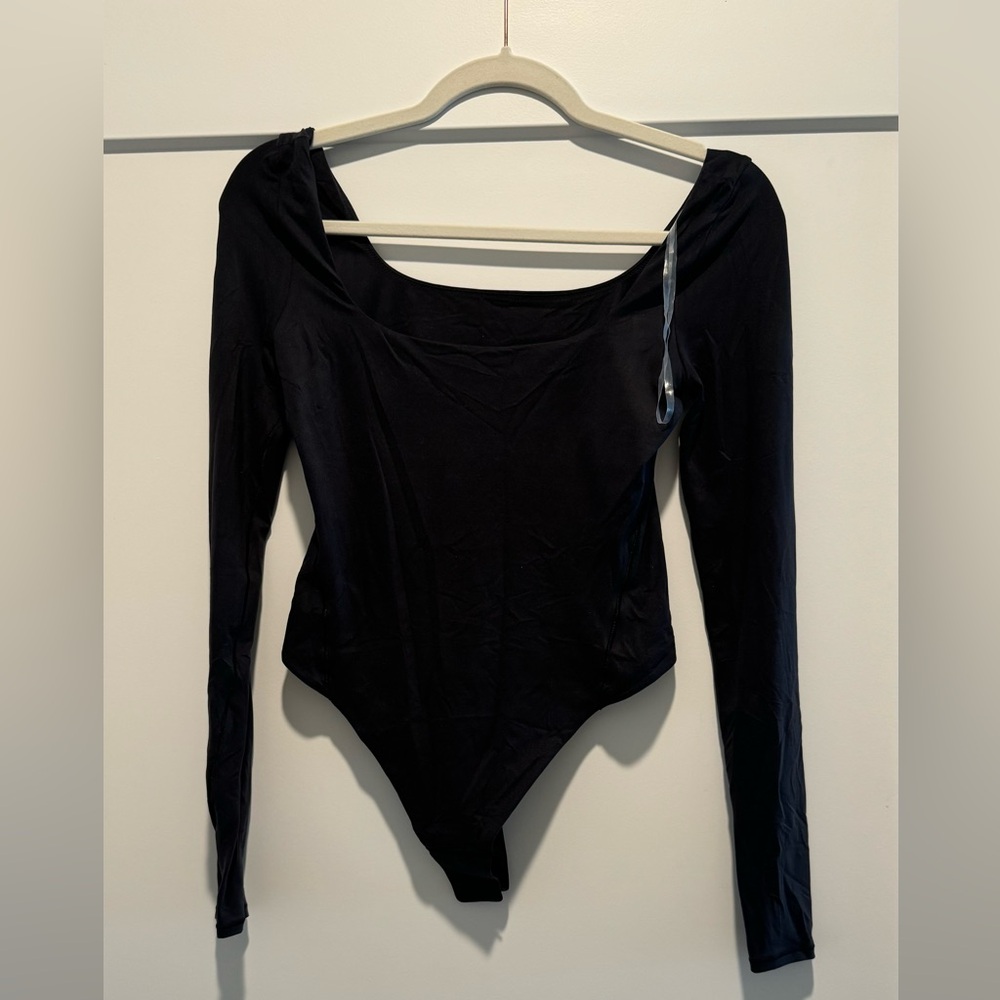 Lululemon black bodysuit size small